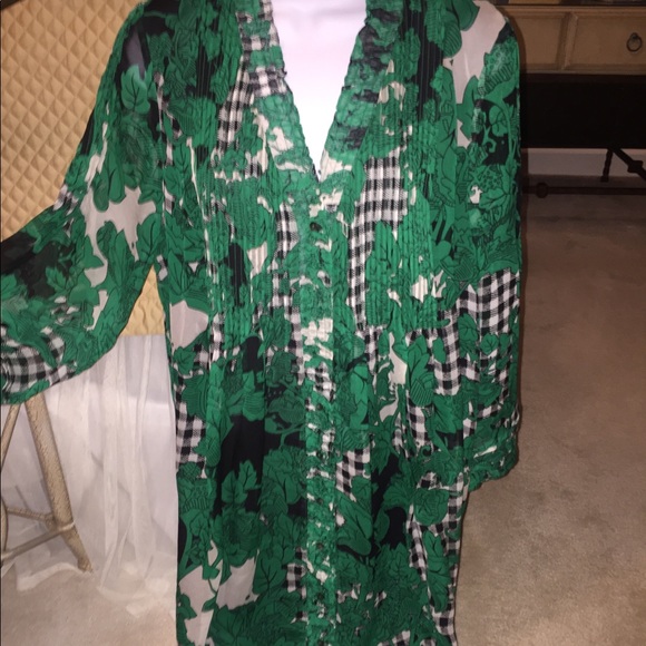 Diane Von Furstenberg Dresses & Skirts - EUC DIANE VON FURSTENBERG SILK DRESS❣️